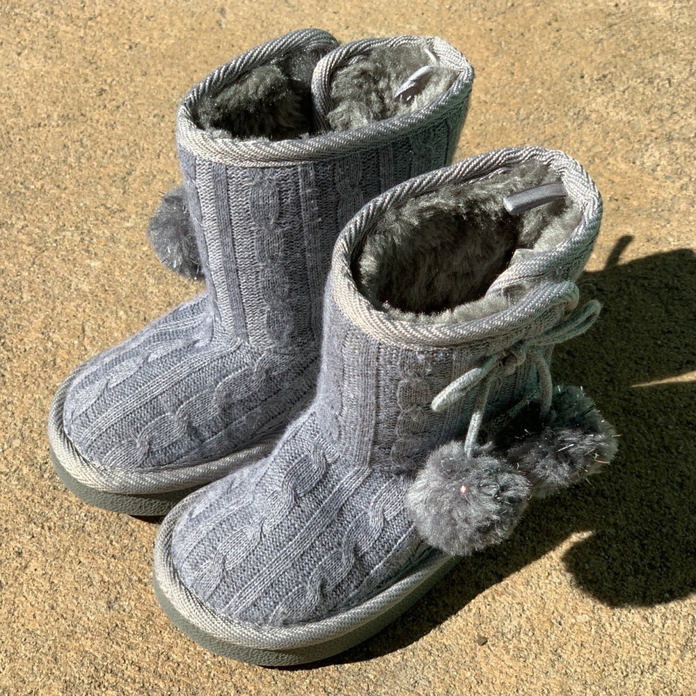 Toddler Girl Gray Knit Boots - Size 5M